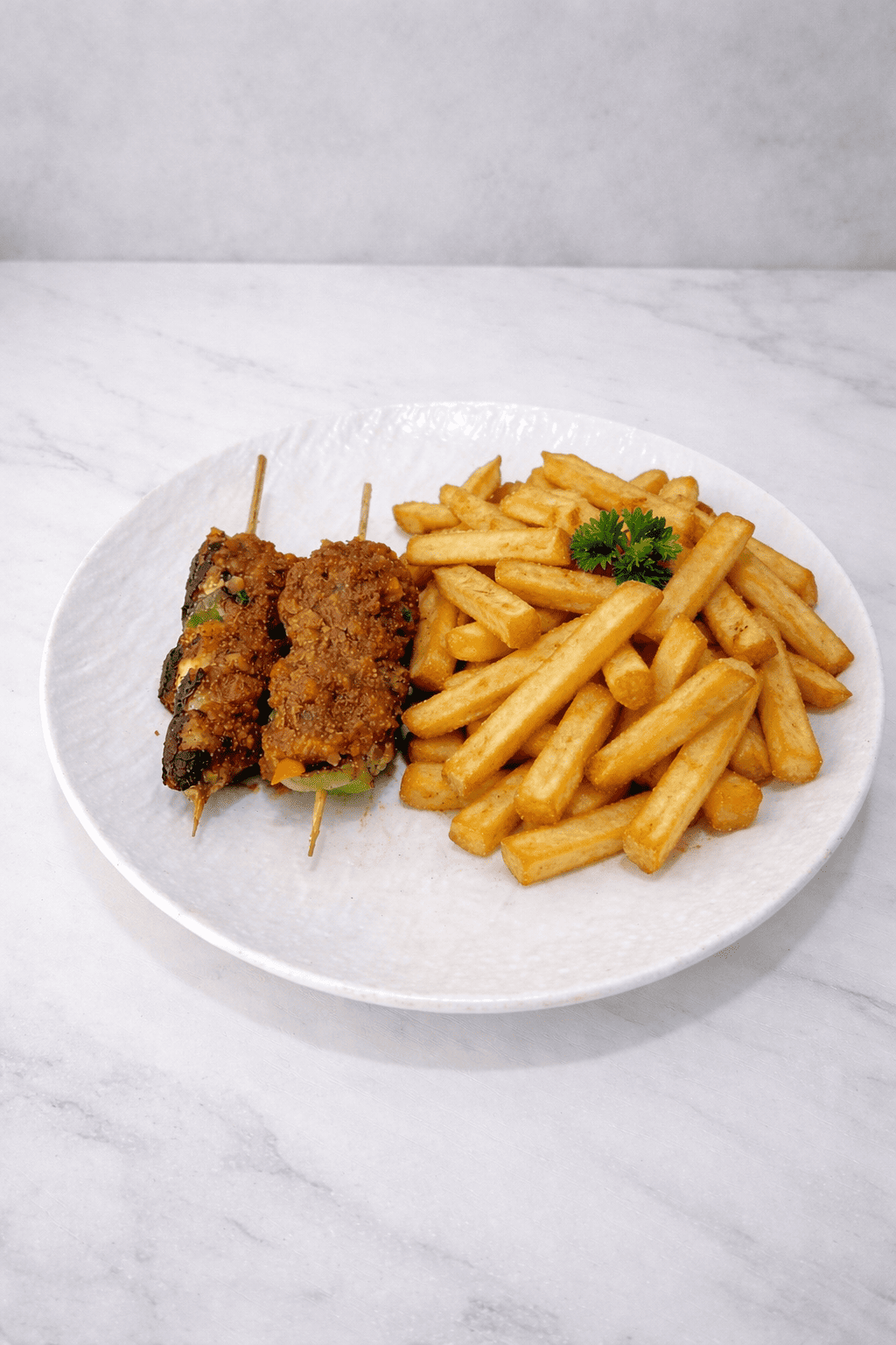 Brochette de poulet grillé à la plancha + frites