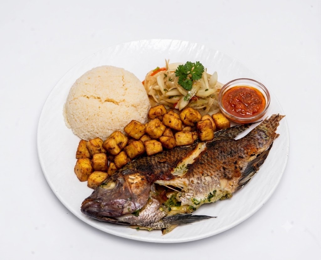 Poisson braisé, attiéké/alloco